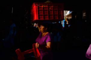 Chasing Harsh Morning Light at Pasar Ubud - Bali Street Photographer